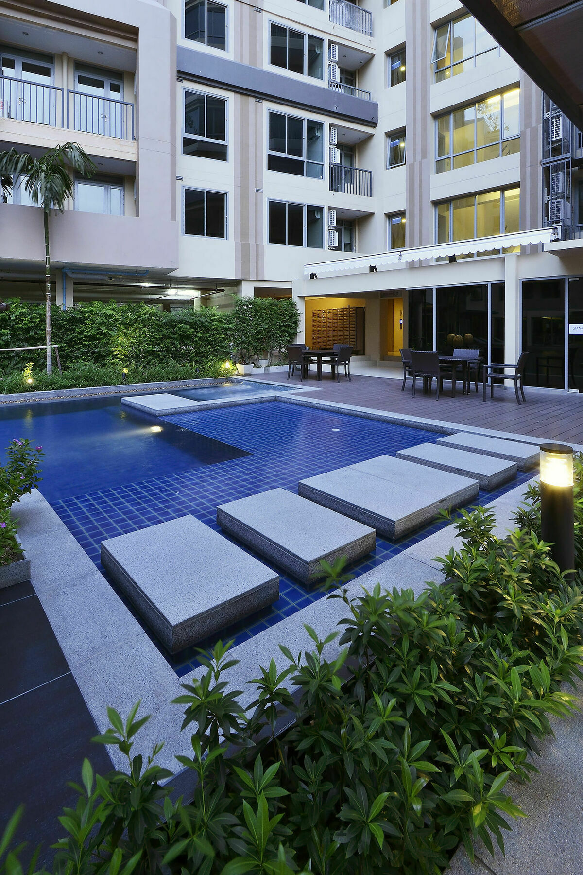 Siamese Nanglinchee Apartment Bangkok Exterior photo